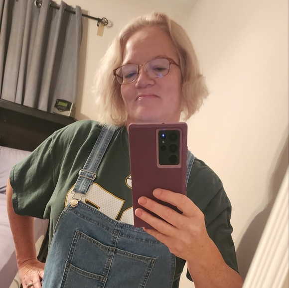 Meet your Posher, Jamie - Picture 2 of 3